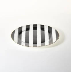 Talerz ceramiczny Rayas biały w czarne pasy